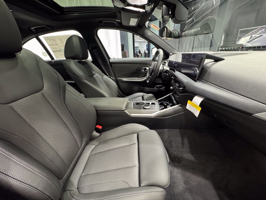 2026 BMW 3 Series 330i - Photo 27