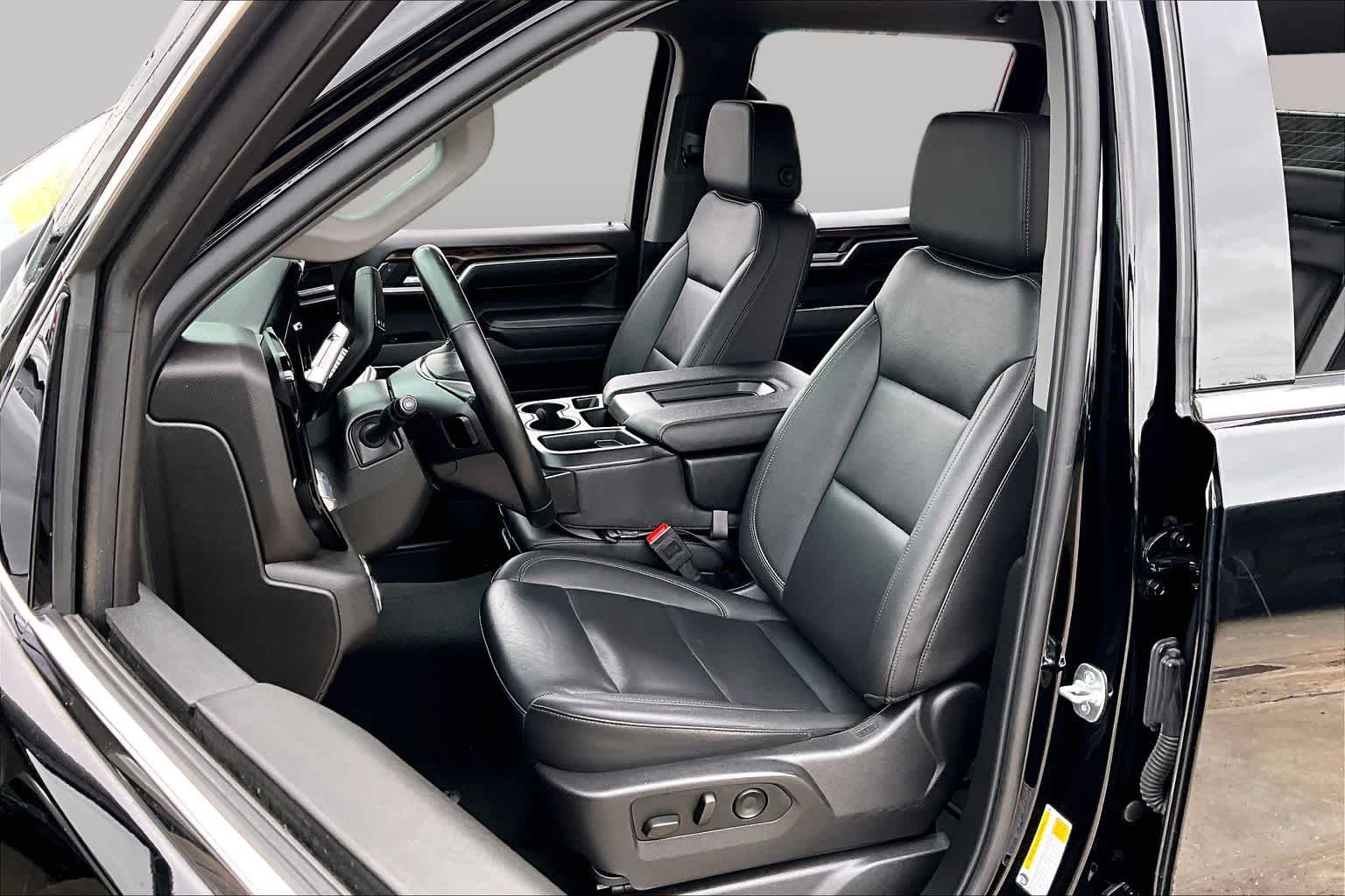 Used 2025 Onyx Black GMC SLT image 8