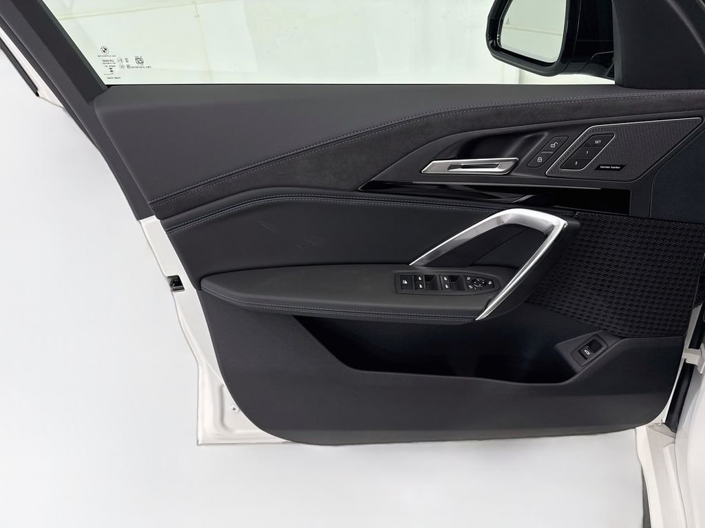 New 2027 Alpine White BMW xDrive28i image 23