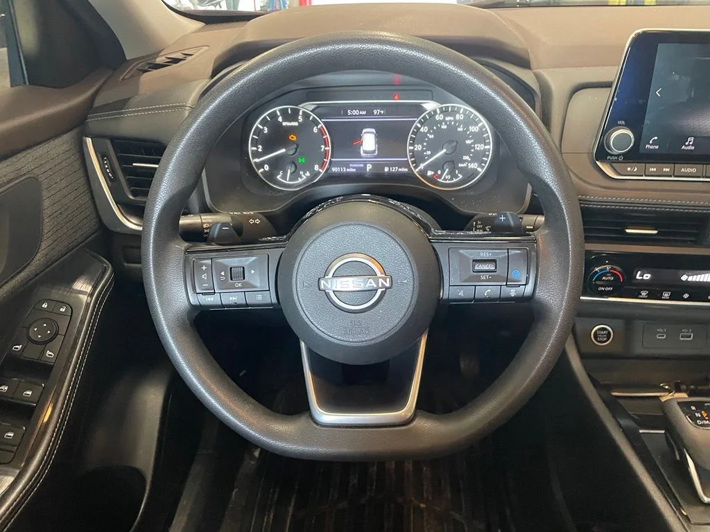 Used 2023 Red Nissan SV image 13