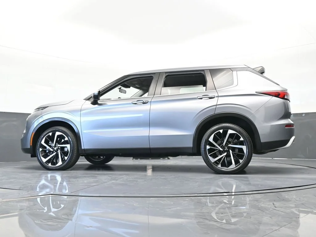 2022 Mitsubishi Outlander SE - Photo 52