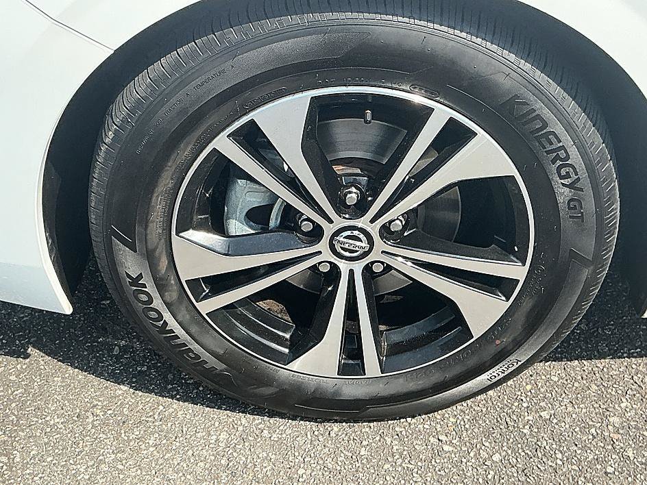Used 2021 Fresh Powder Nissan SV image 8