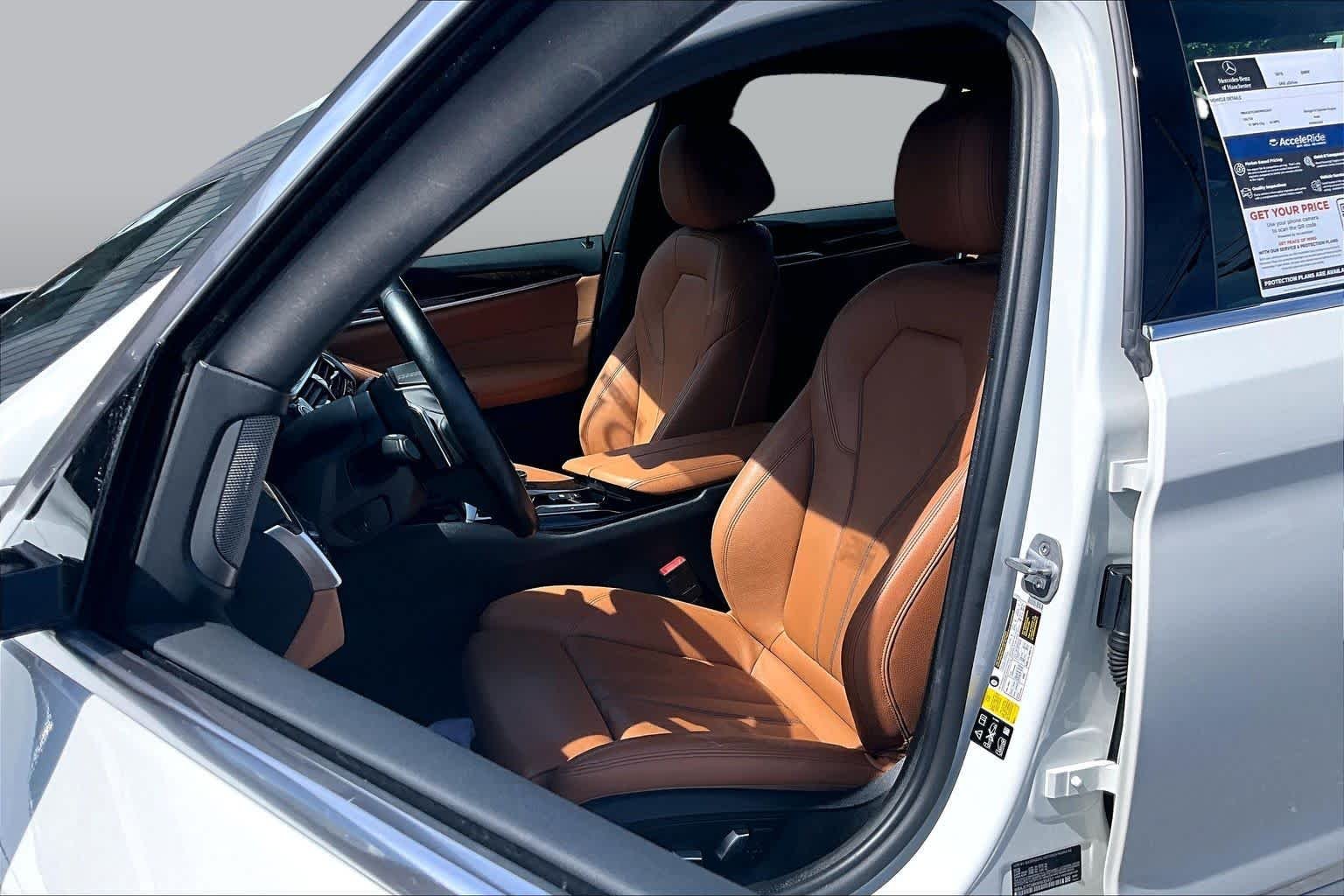 Used 2019 Alpine White BMW 540i xDrive image 9