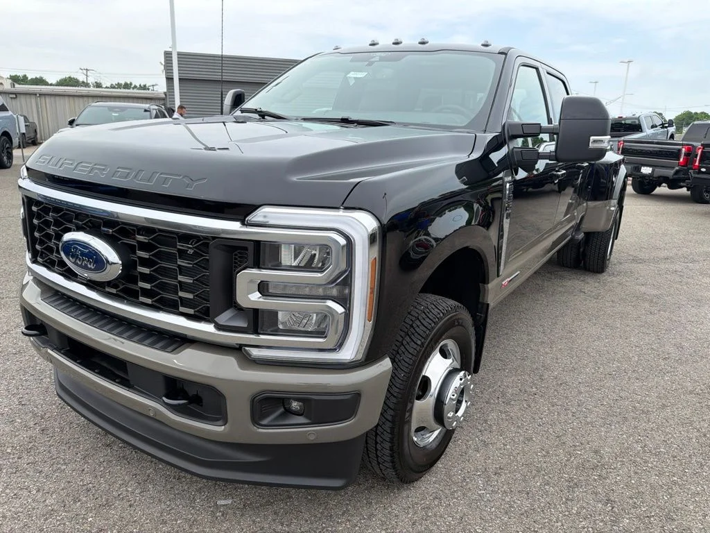 New 2026 Agate Black Metallic Ford King Ranch image 24