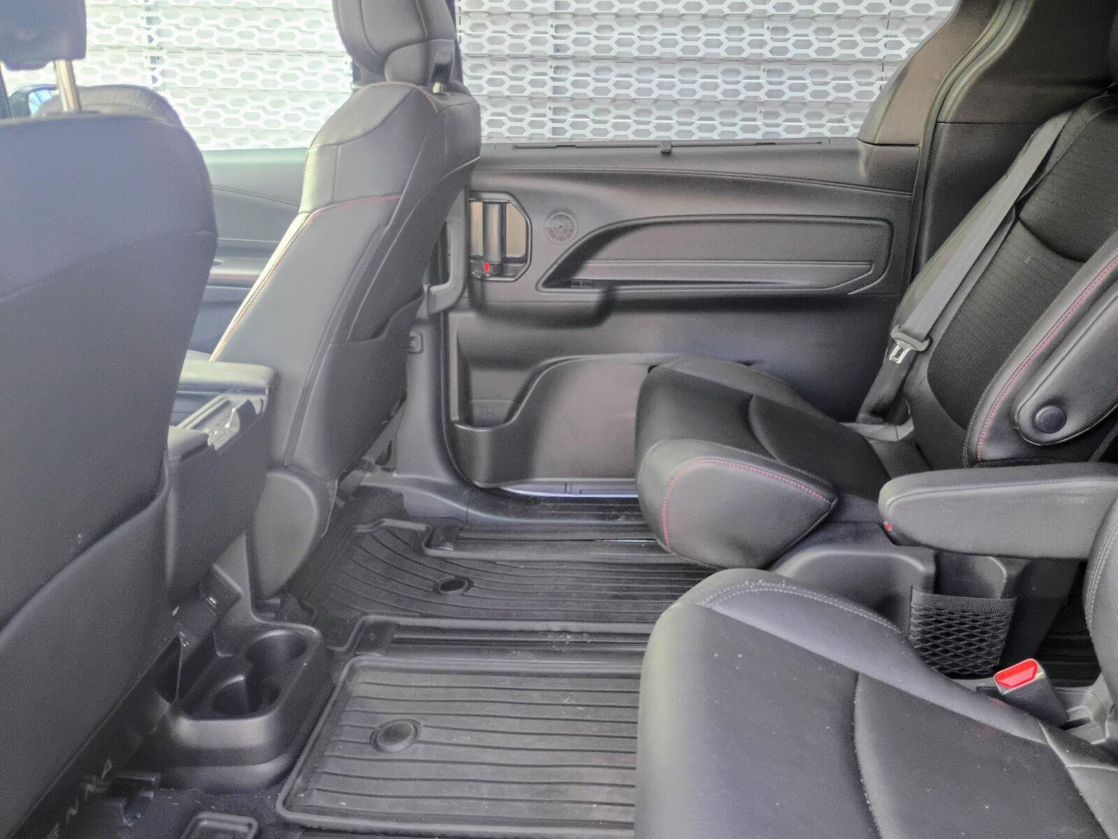 Used 2025 Cement Toyota XSE image 6