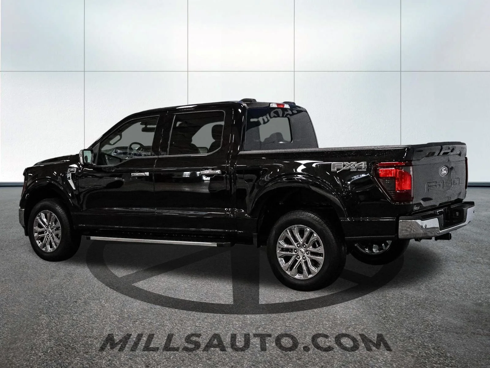 Used 2026 Agate Black Metallic Ford XLT image 4