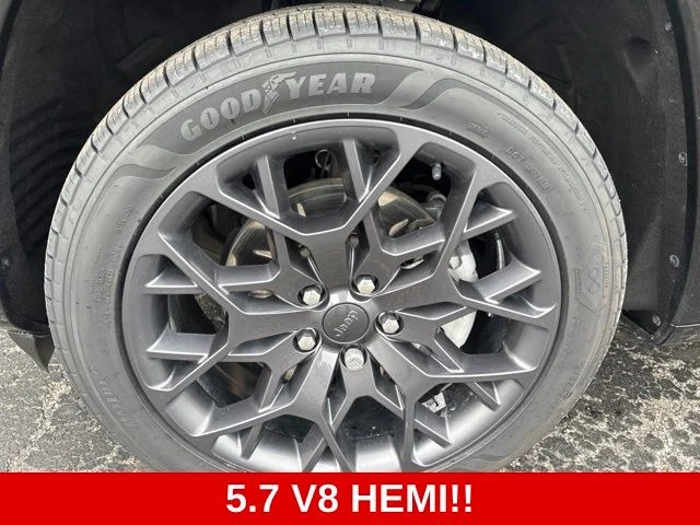 Used 2023 Black Jeep Summit image 30