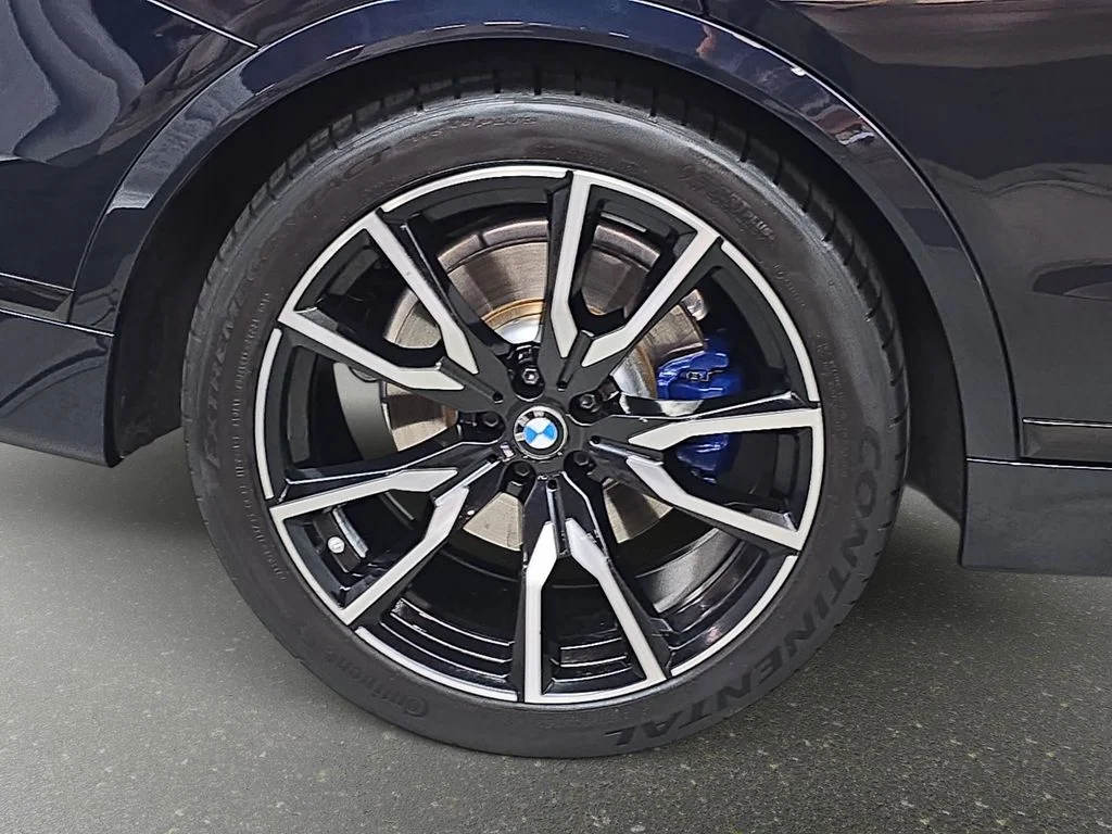 Used 2022 Black BMW xDrive40i image 35