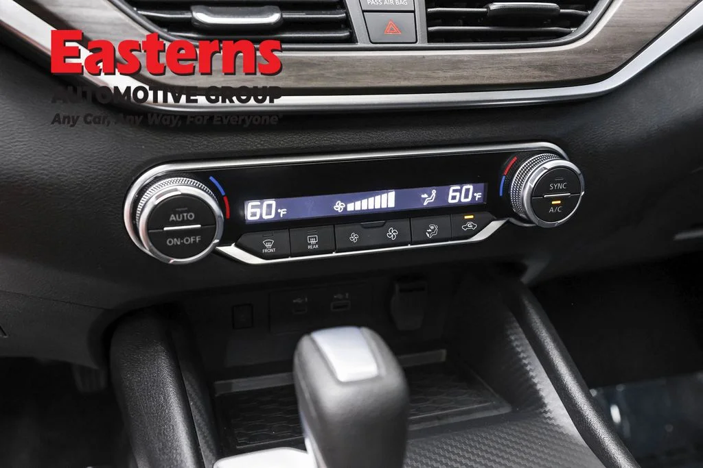 Used 2025 Black Nissan 2.5 SV image 20