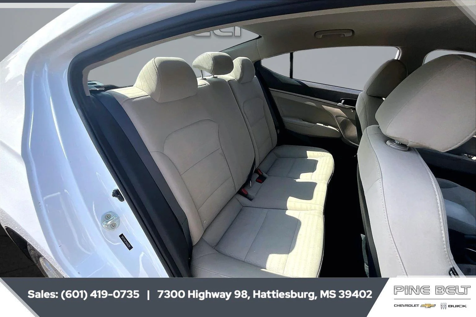 Used 2017 Quartz White Pearl Hyundai SE image 19