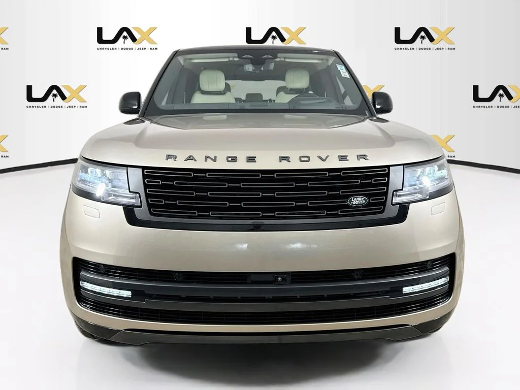 Used 2025 Gold Land Rover SE image 2