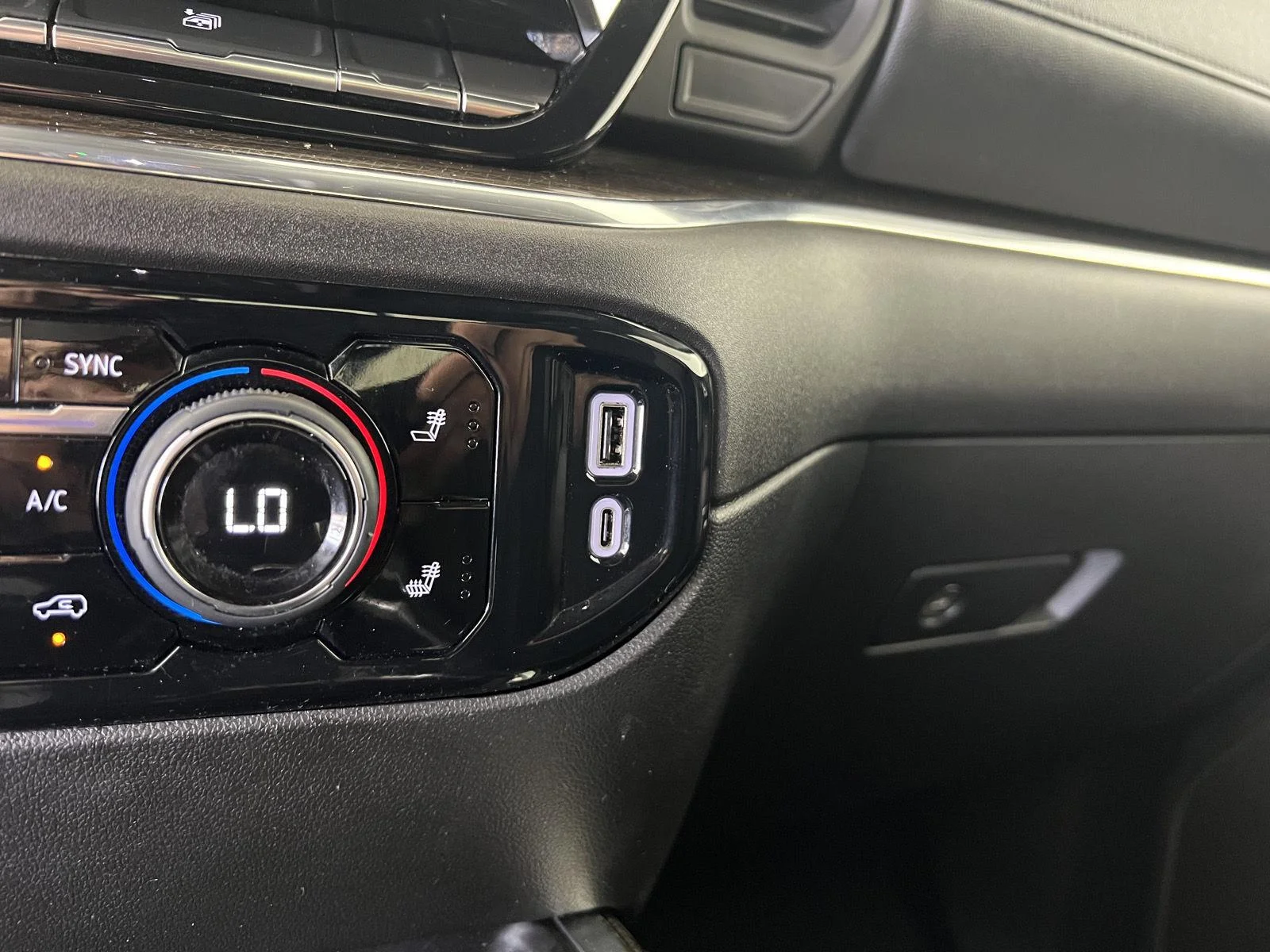 Used 2024 Summit White Chevrolet RST image 16