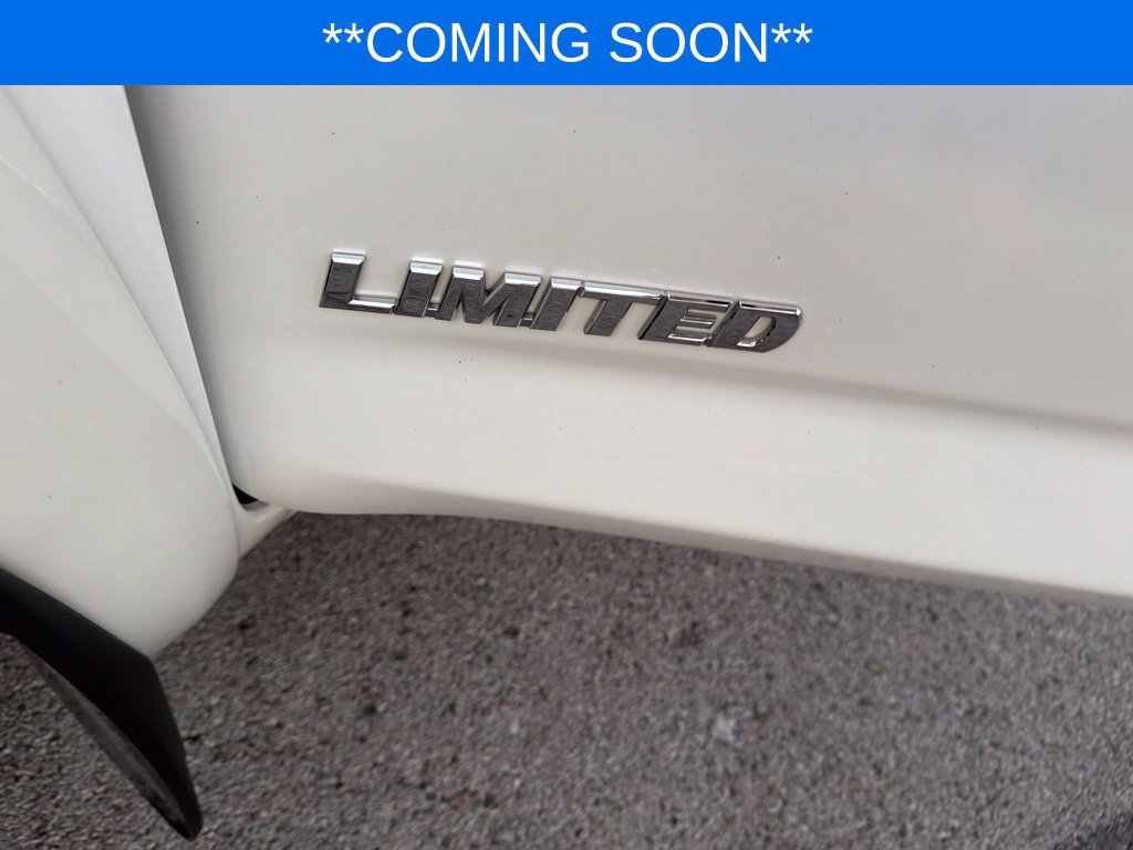 Used 2010  Toyota Limited image 20