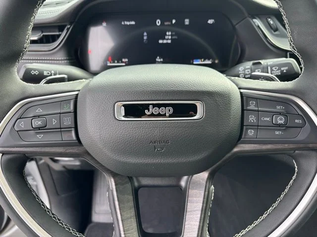 New 2026 Velvet Red Pearl-Coat Exterior Paint Jeep Altitude image 16