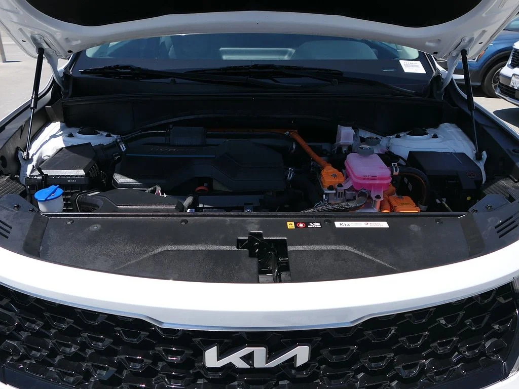 Used 2023 White Kia EX image 29