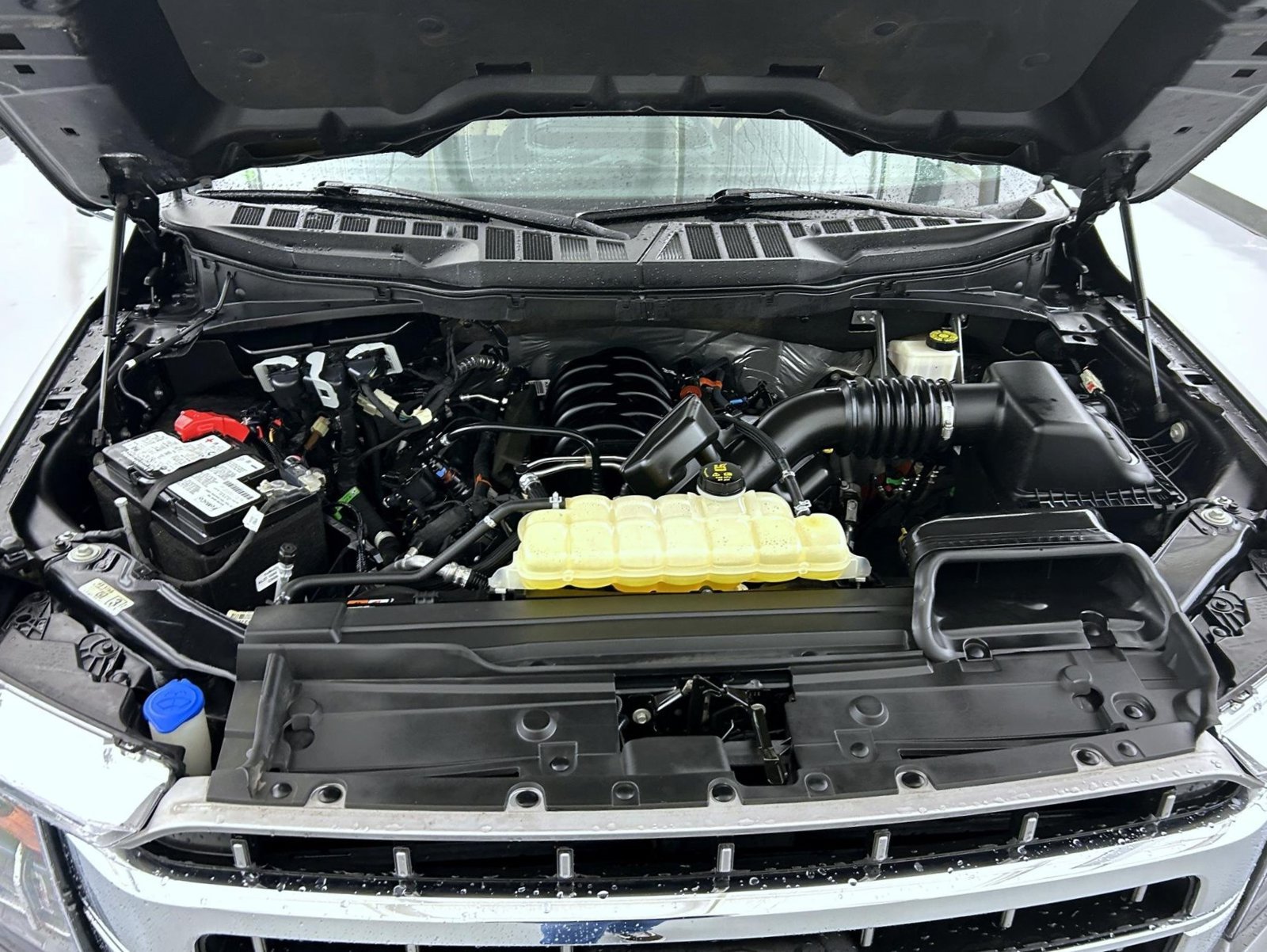Used 2021 Gray Ford Lariat image 25