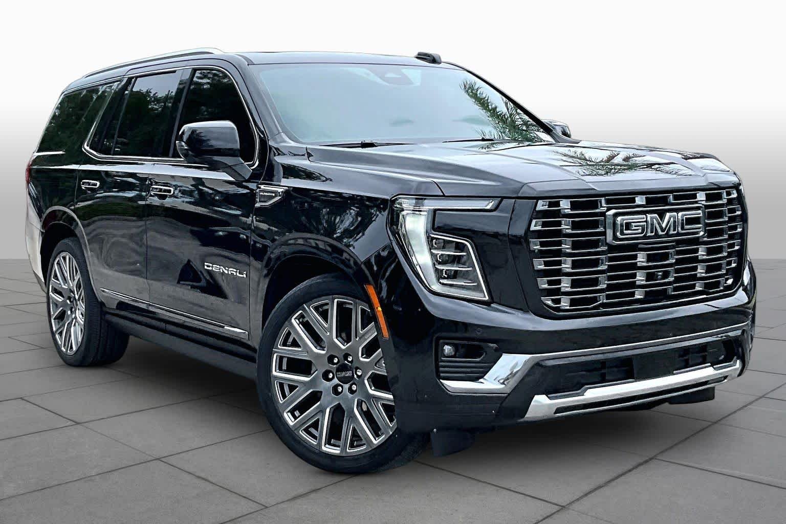 Used 2025 Onyx Black GMC Denali Ultimate image 3