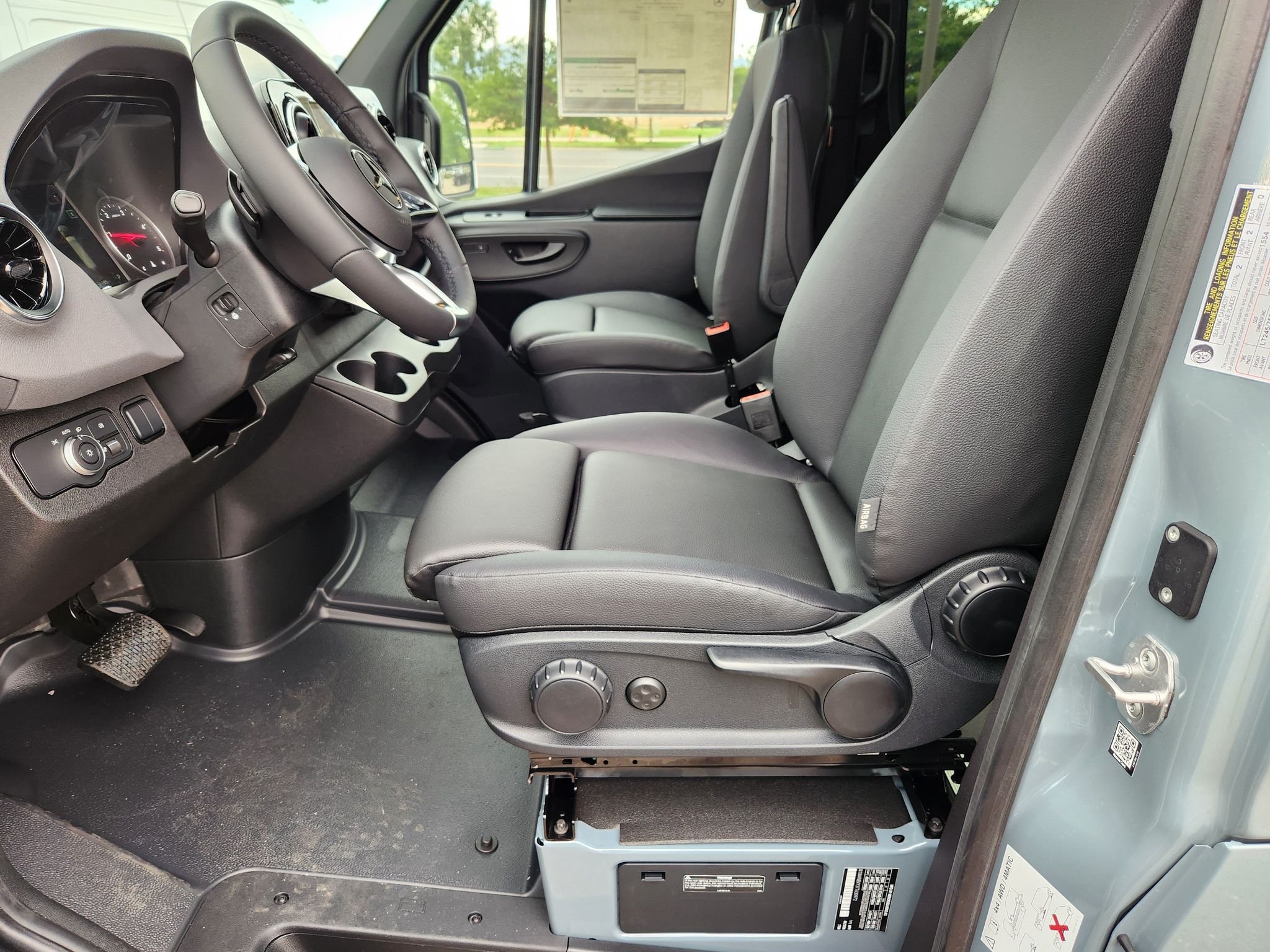New 2026 Blue Grey Mercedes-Benz CARGO image 15
