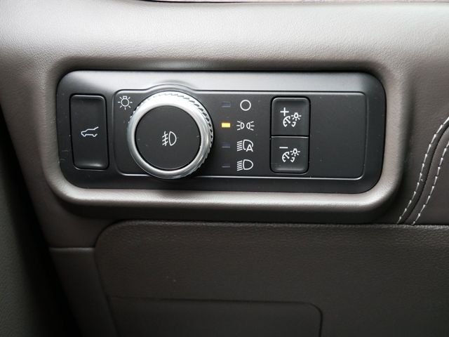 Certified Used 2021 White Metallic Ford Platinum image 21