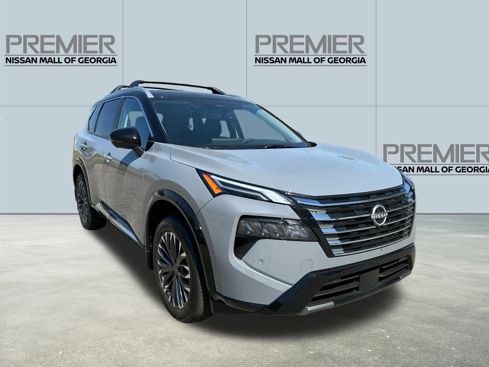 New 2026 Gray Nissan Platinum image 3