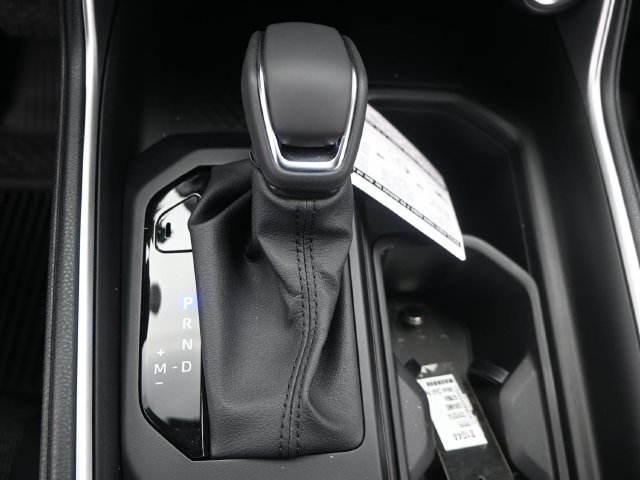 Used 2025 Wind Chill Pearl Toyota LE image 8