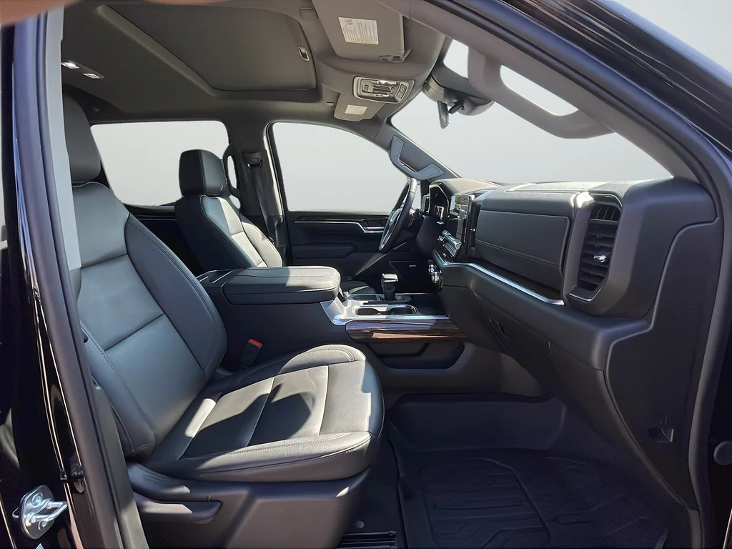 Used 2025 Black GMC Elevation image 15