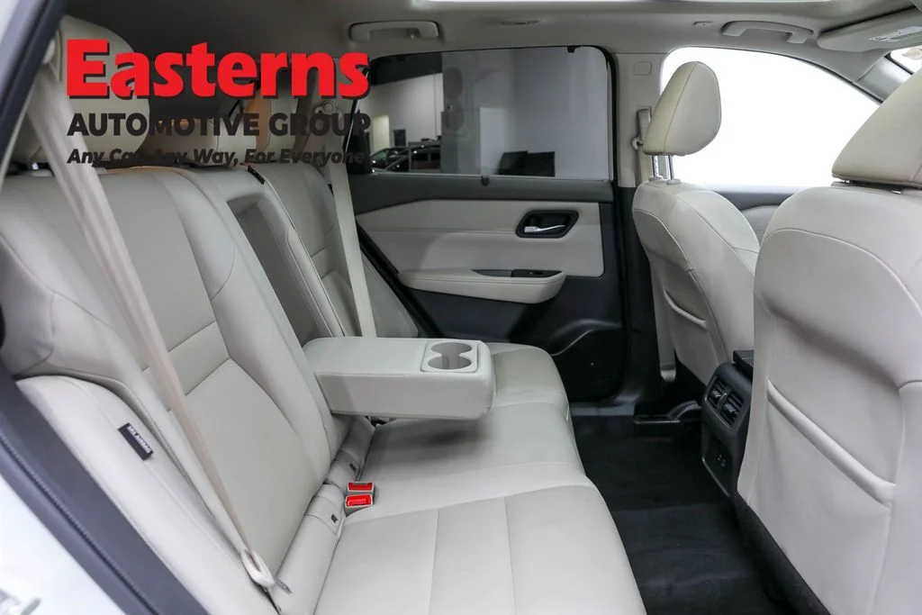 Used 2022 White Nissan SV image 23