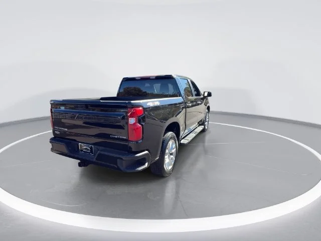 Used 2025 Black Chevrolet Custom image 8