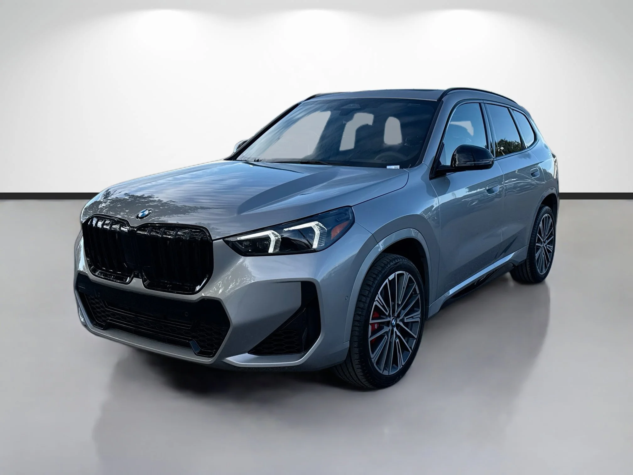 New 2026 Space Silver Metallic BMW xDrive28i image 7