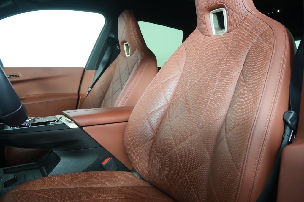 Certified Used 2024 Black Sapphire Metallic BMW M60 image 12