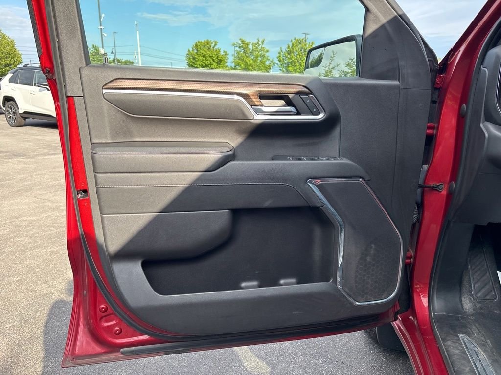 Used 2023 Red Chevrolet RST image 11