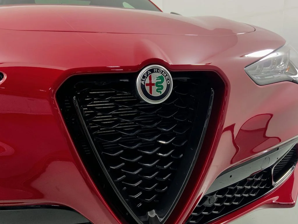 New 2025 Alfa Rosso (Red) Exterior Paint Alfa Romeo Ti image 6