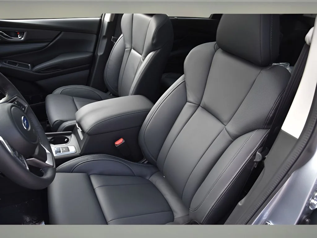 Used 2025 Ice Silver Metallic Subaru Limited image 10
