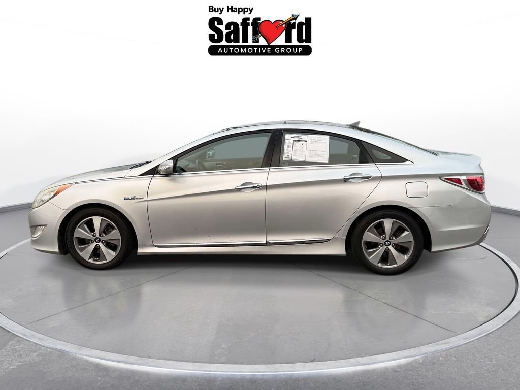 Used 2012 Silver Frost Metallic Hyundai Base image 5