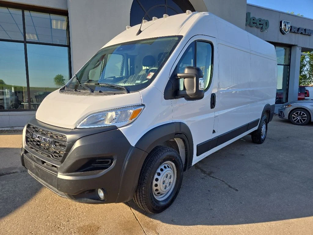 Used 2025 RAM ProMaster Cargo Van Base with VIN 3C6LRVDG2SE513128 for sale in Kansas City