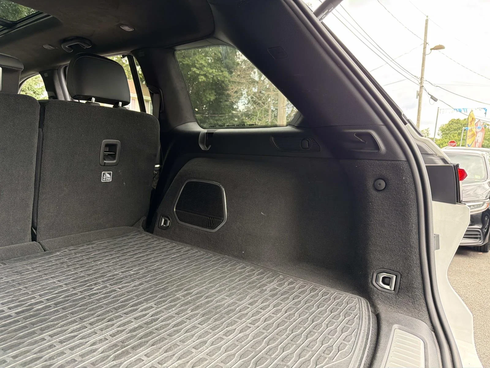 Used 2023 White Jeep Summit Reserve image 13