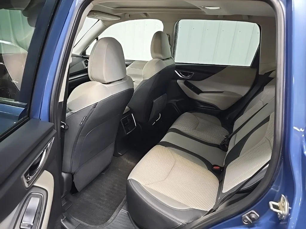 Used 2020 Horizon Blue Subaru Premium image 31