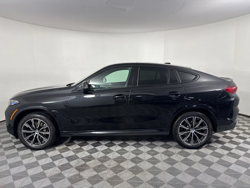 Used 2024 Black BMW xDrive40i image 8