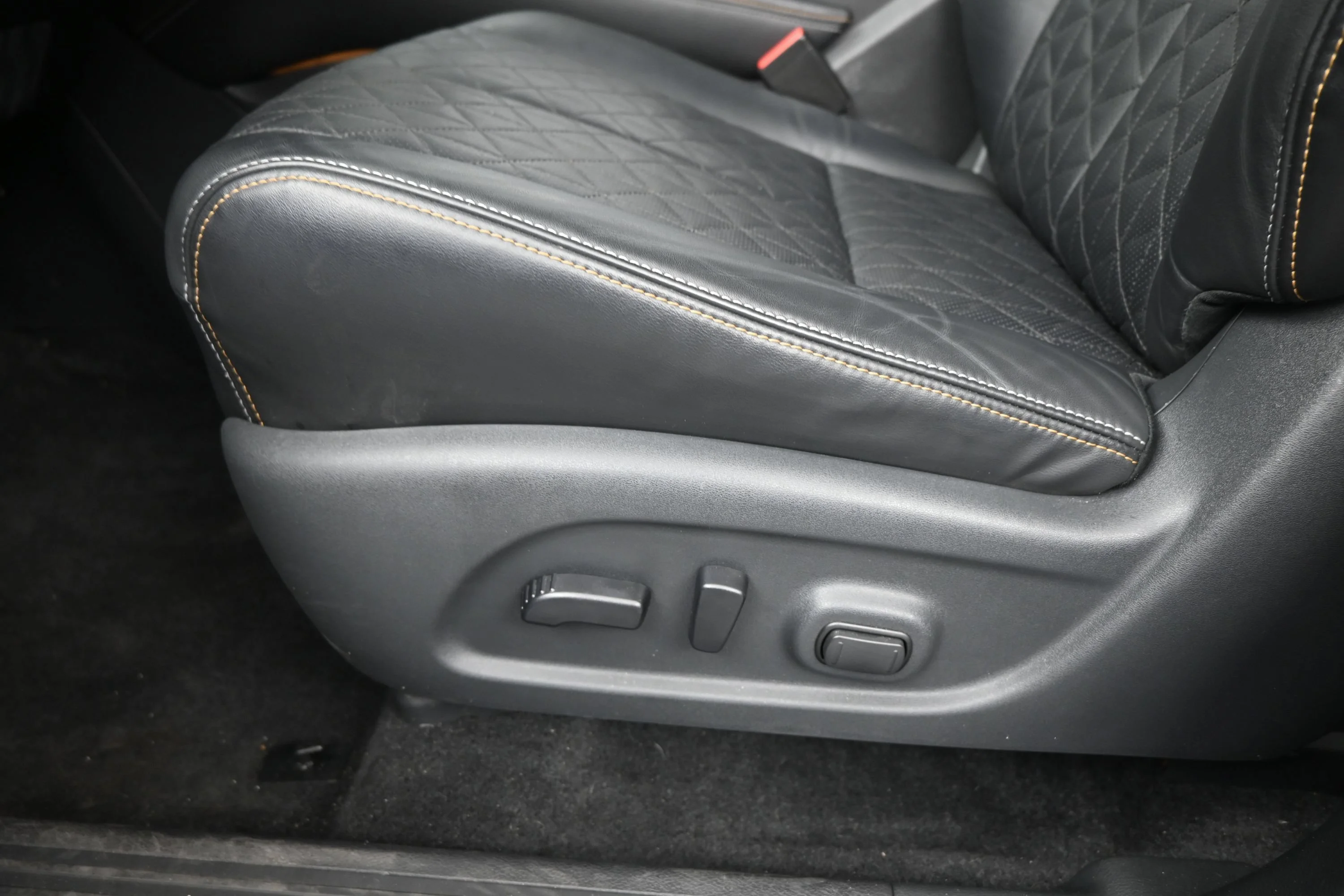 Certified Used 2024 Gun Metallic Nissan Platinum image 10