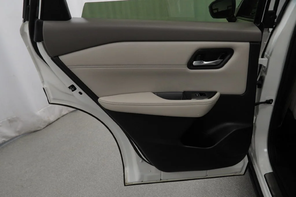 Used 2023 Pearl White Trico Nissan SL image 36