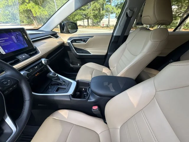 Used 2025 Black Toyota XLE Premium image 21