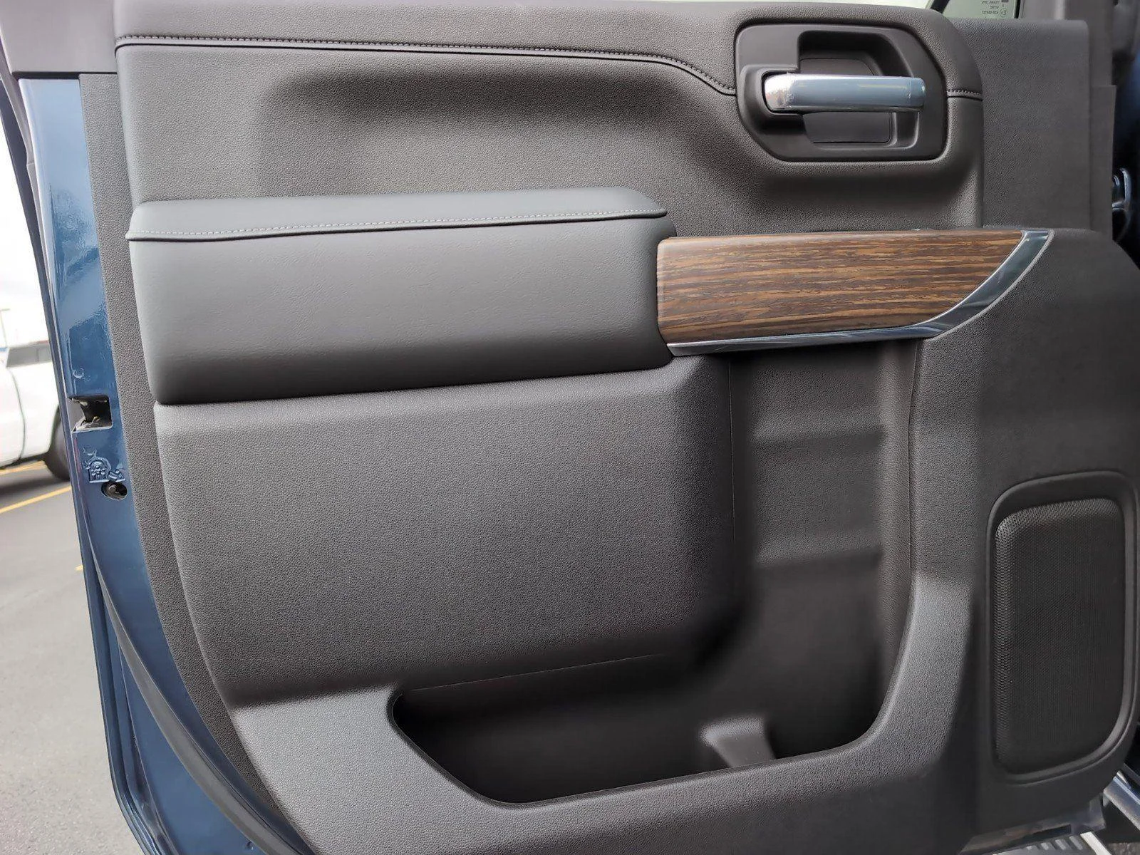 Used 2022 Northsky Blue Metallic Chevrolet High Country image 34