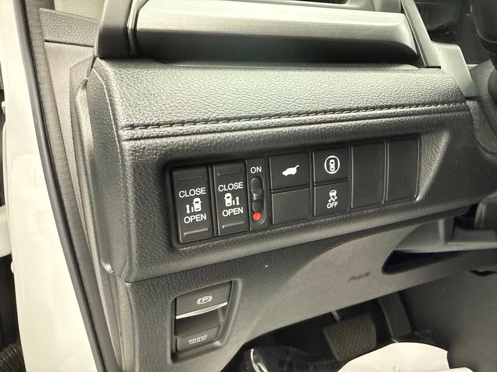 Used 2024  Honda EX-L image 20