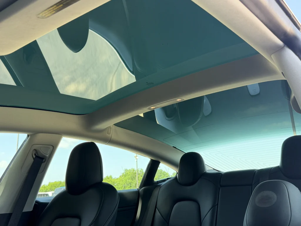 Used 2020  Tesla Standard Range image 24
