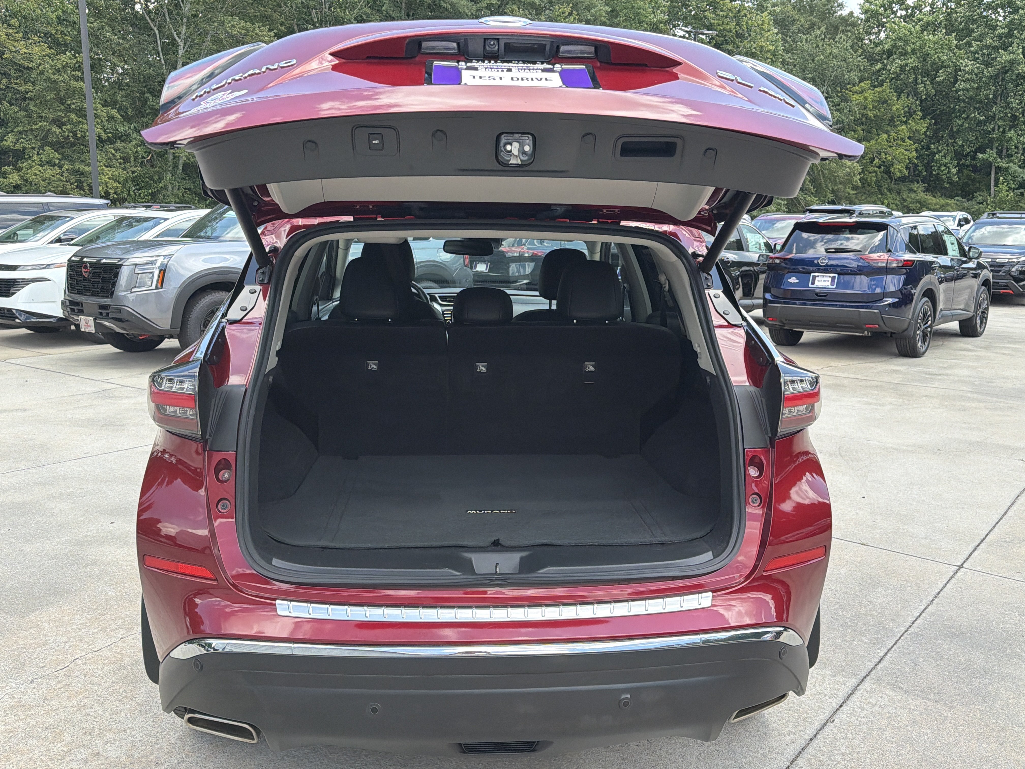 Used 2022 Scarlet Ember Tintcoat Nissan SL image 18