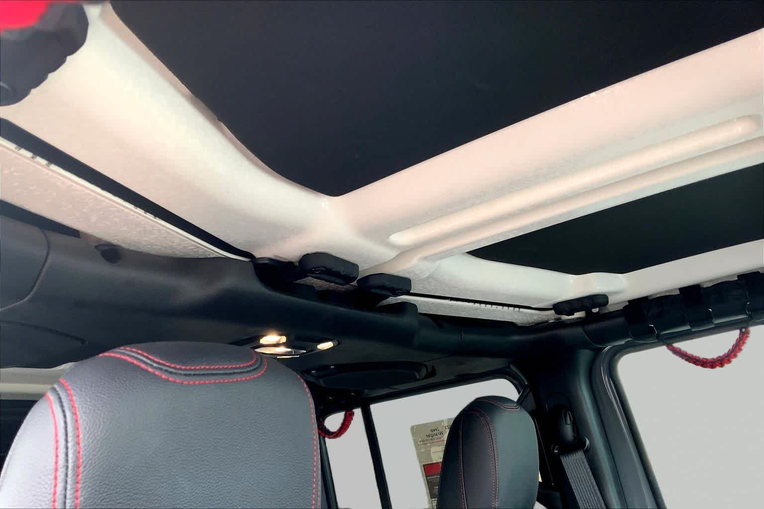 Used 2023 Sting-Gray Clearcoat Jeep Rubicon image 14