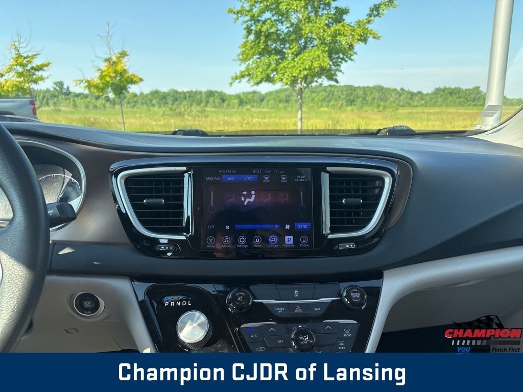 Used 2017 Gray Chrysler Touring image 3