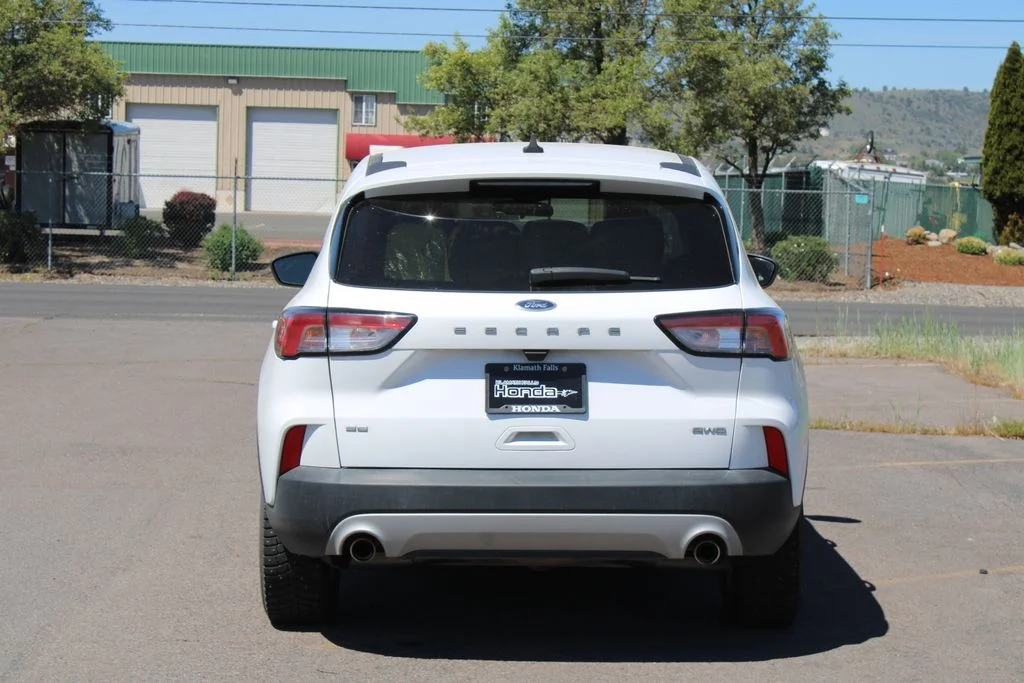 Used 2022 Oxford White Ford SE image 5