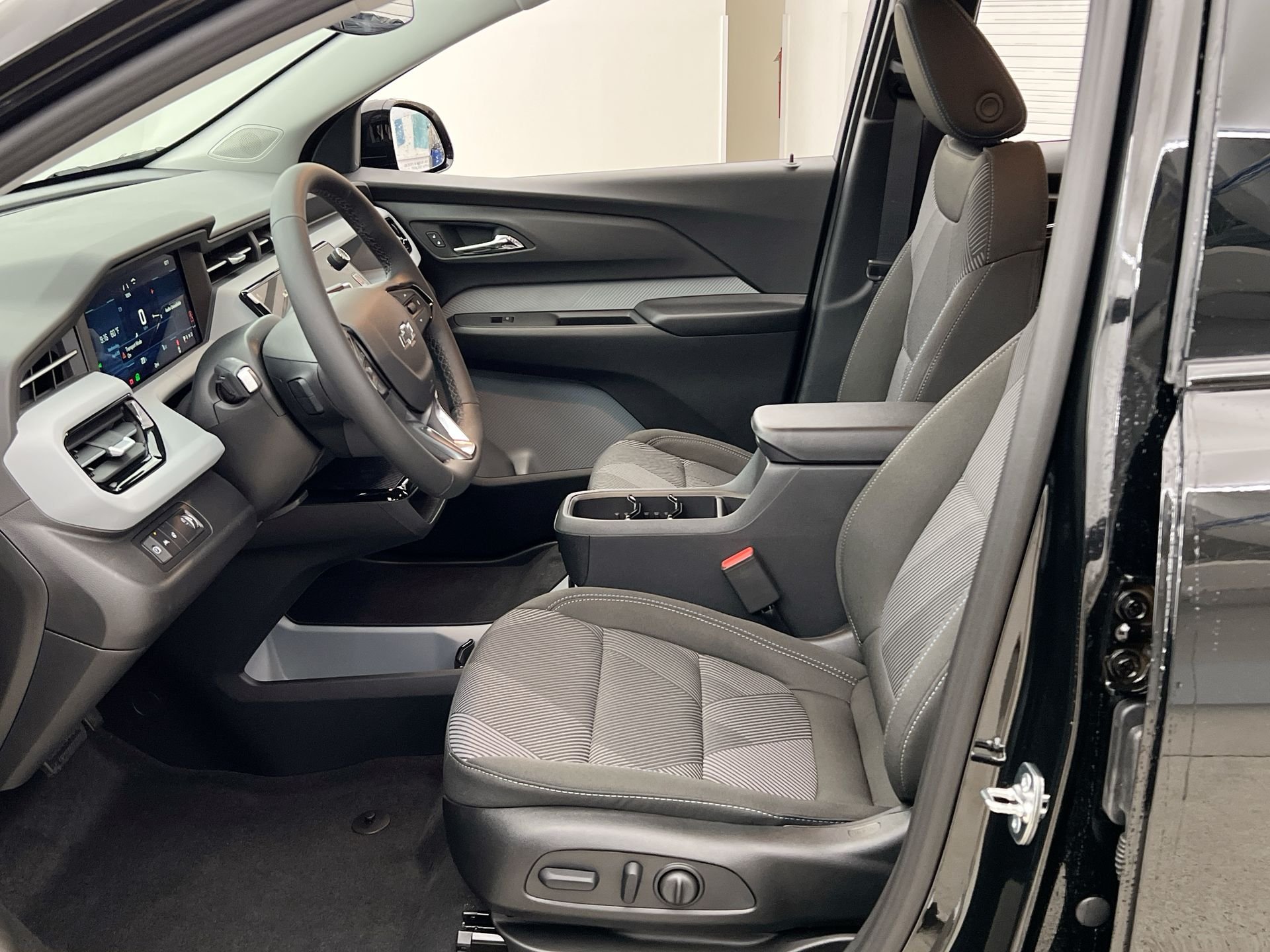 2027 Chevrolet Bolt LT - Photo 63