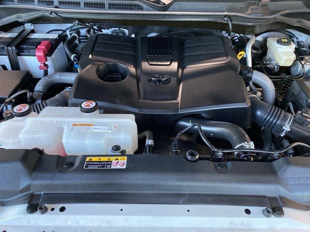 Used 2025 Ice Toyota SR5 image 17
